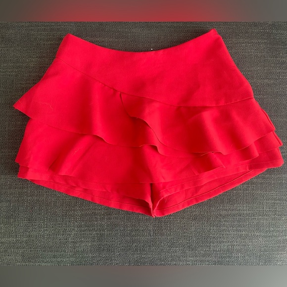 Beautiful bright red ruffle skort - Picture 1 of 2